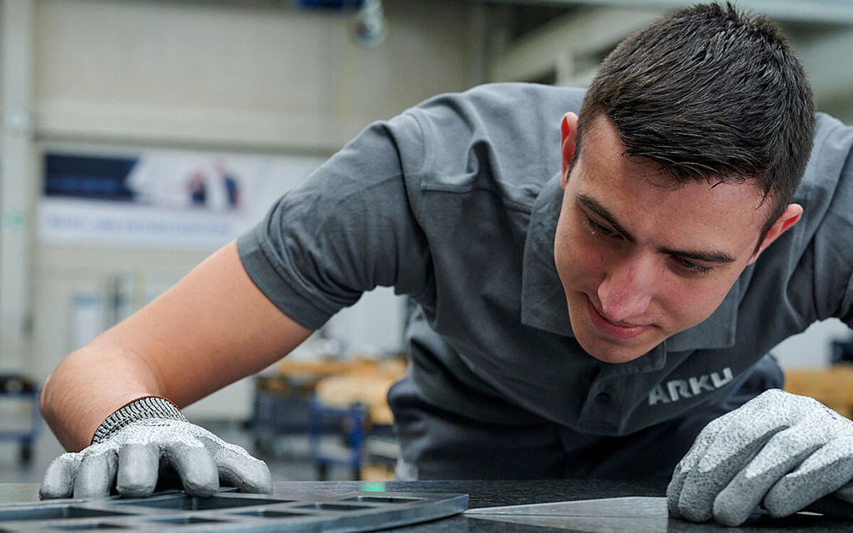 O nivelamento pode melhorar a qualidade de suas peças de trabalho?