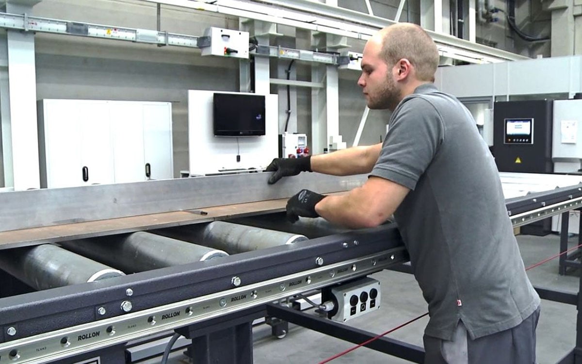 Sheet metal plate after leveling on the leveling machine